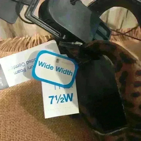 Super cute leopard‎ peep toe heels - Picture 5 of 5